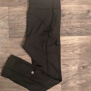 Lululemon final lap crop